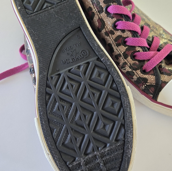 Womens/Big Kids size 5 Converse Cheetah print sneaker- New Without Tag/Box - Picture 3 of 5